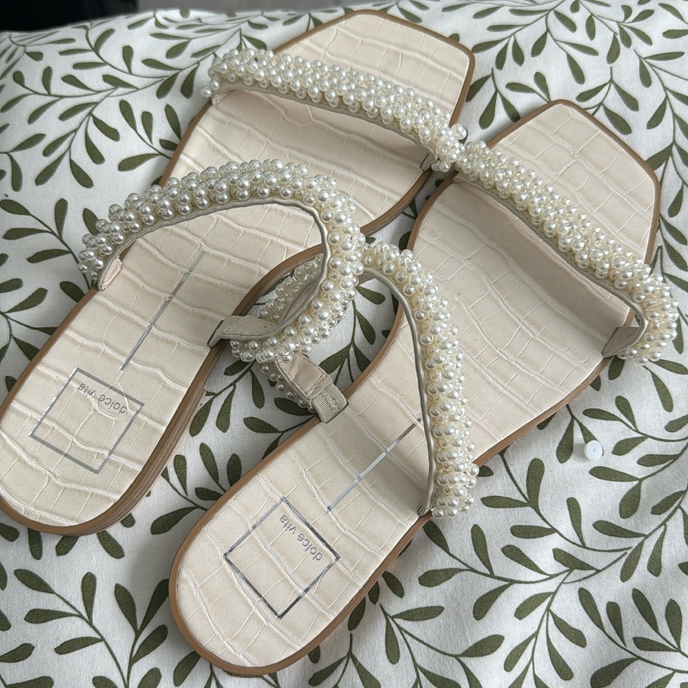 Ivee Dolce Vita Pearl Sandals